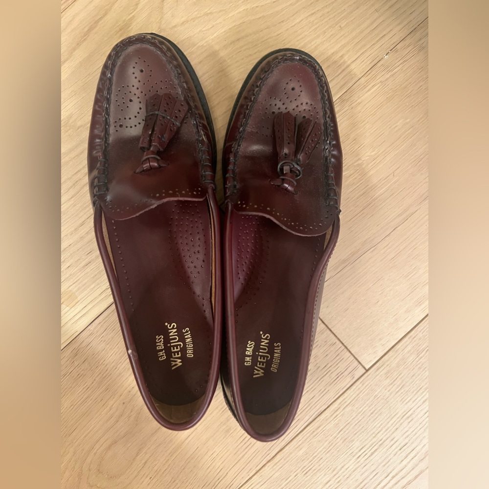 G.H. Bass Estelle Loafers size 9.5M in Wine